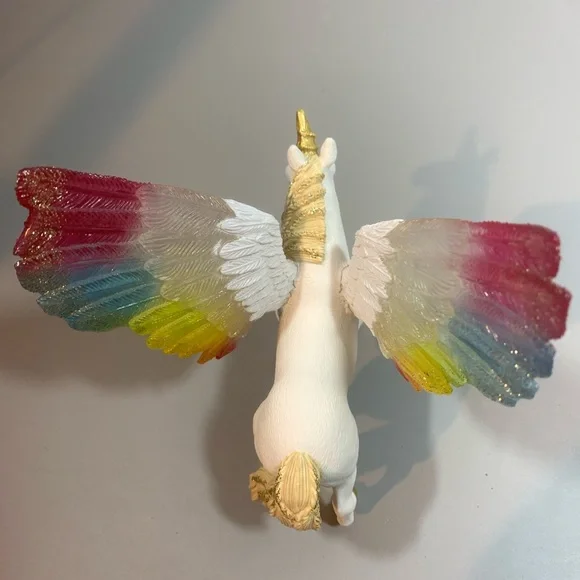 Schleich Winged Unicorn - Picture 2 of 3